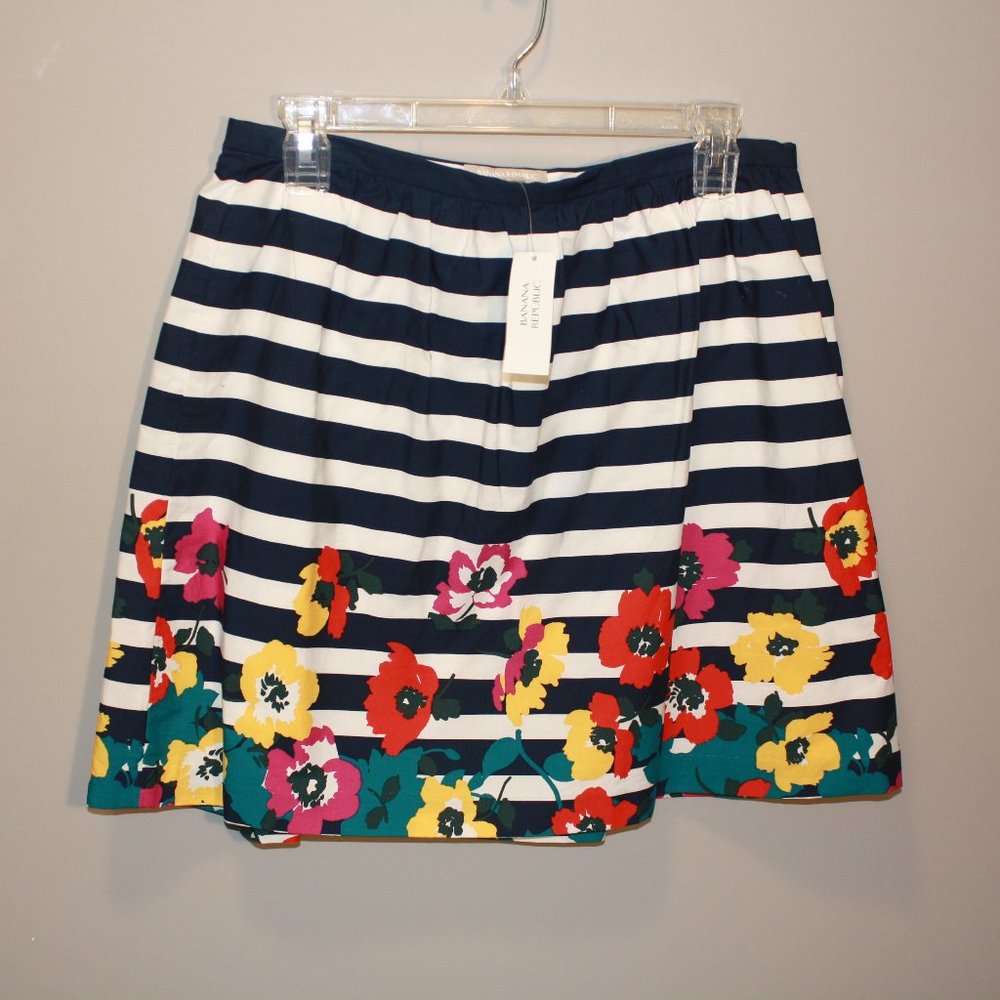Banana Republic NWT Skirt - 6